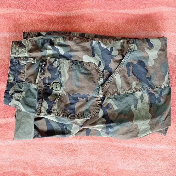 🪖 Sancturay Standard Surplus cropped capri camouflage BDU pants. Size 26. - Picture 15 of 15